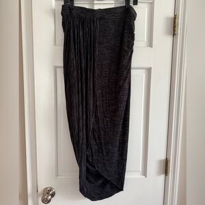 Women's "Saturday Sunday" Black Knit Heathered Pull On Skirt, size L.